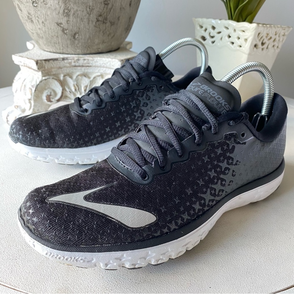 Brooks Ultraboost 5‎ Athletic Running Sneakers Shoes Womens 8.5 Black White
